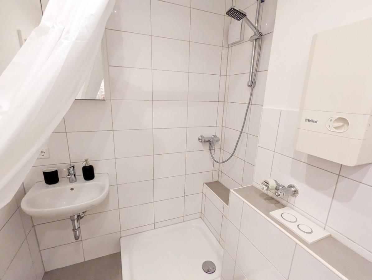 Apartment Mit Kueche, Arbeitsplatz Und Xxl Sofa 노이스 외부 사진